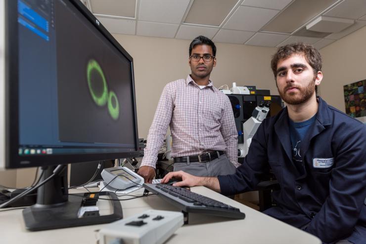 <p>Suddath Award Winner David Hanna (right) with his Ph.D. advisor Amit Reddi</p>