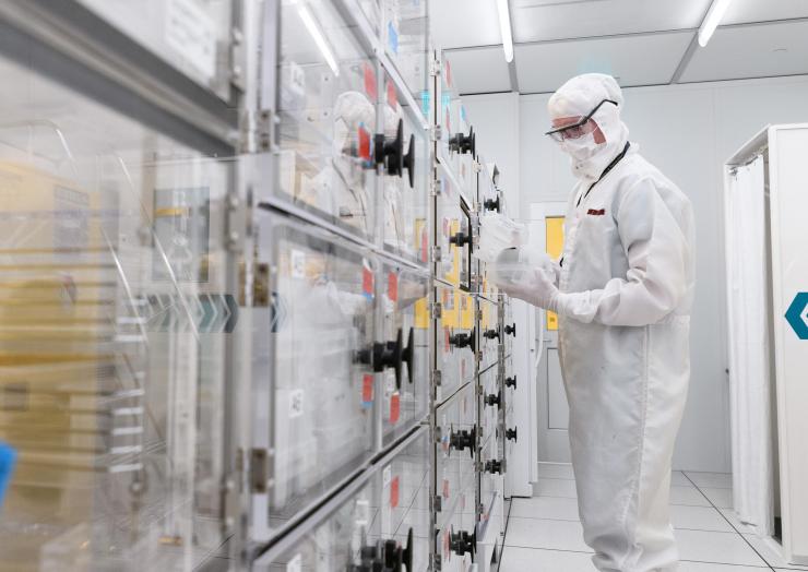 <p>Georgia Tech graduate research assistant Mason Chilmonczyk prepares to fabricate a Dynamic Mass Spectrometry Probe in the Institute of Electronics and Nanotechnology’s Marcus Building clean room. (Credit: Rob Felt, Georgia Tech)</p>