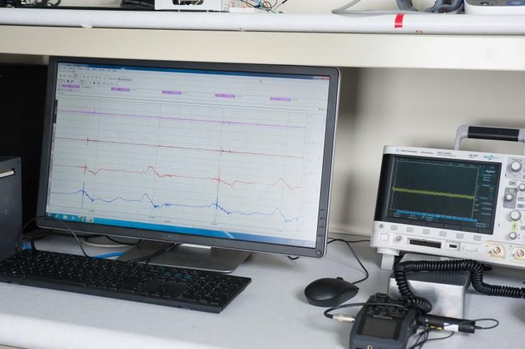 <p>Former NCAA discuss thrower Prof. Omer Inan is working on a knee band that listens to crunchy sounds coming from the joint. Acoustic electronics turn them into moving graphs that may someday be medically useful.</p>